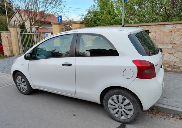 Toyota Yaris cena 7200 przebieg: 263217, rok produkcji 2006 z Wołomin małe 16